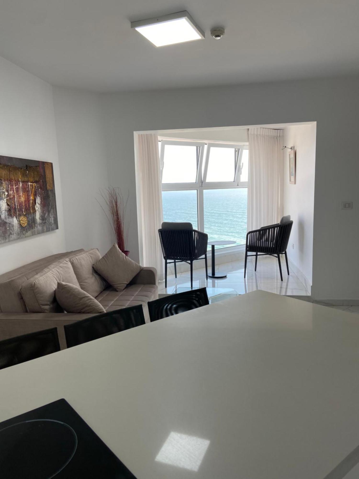 Amazing Suite On The Sea-סוויטה מדהימה על הים バト・ヤム エクステリア 写真